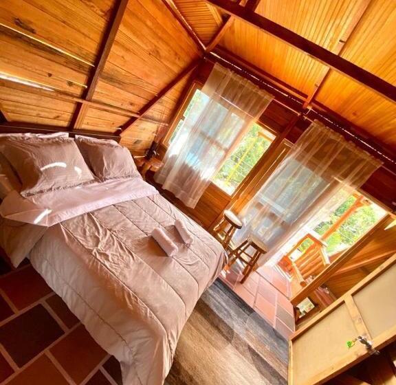 غرفة قياسية مزوَّدة بشُرفة, Cabaña Los Nogales