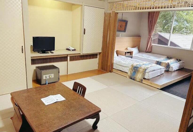 חדר סטנדרט לארבעה, Kurobe Sunvalley