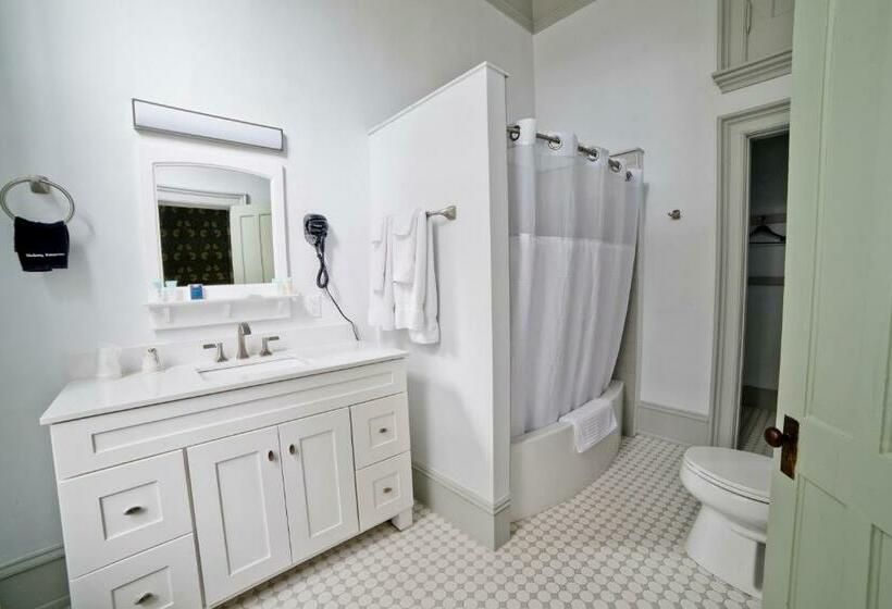 חדר סטנדרט עם מיטת קינג, Oneida Community Mansion House