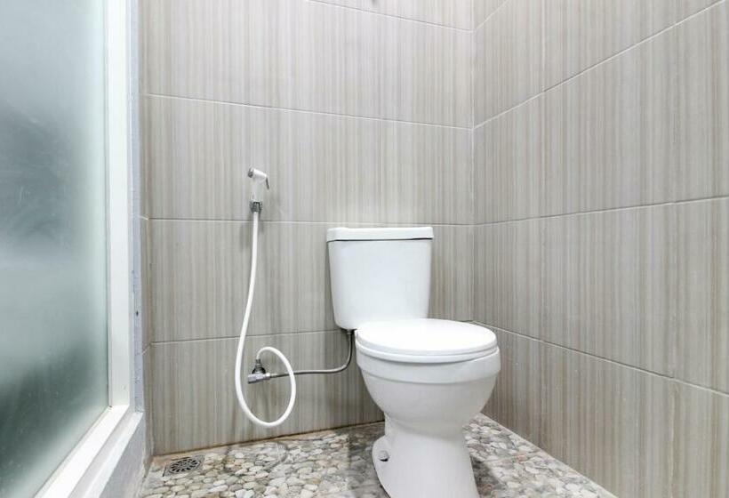 Номер Economy, Reddoorz Near Graha Saba Ugm