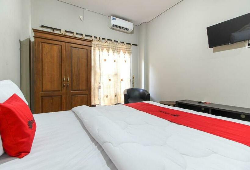 Номер Стандарт, Reddoorz Near Solo Balapan Station 2