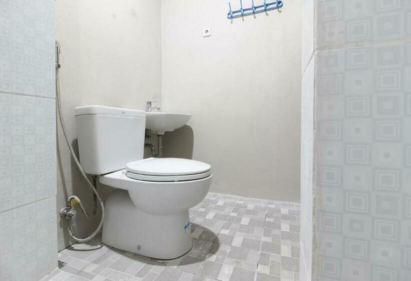 标准间, Reddoorz Near Solo Balapan Station 2