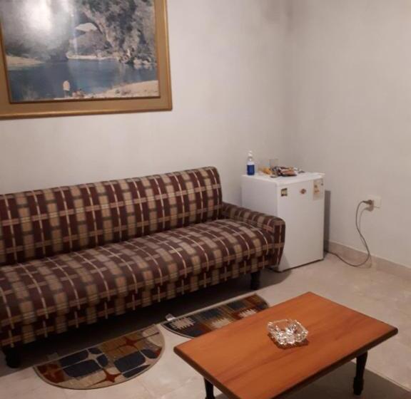 Superior-perhehuone, Tu Casa