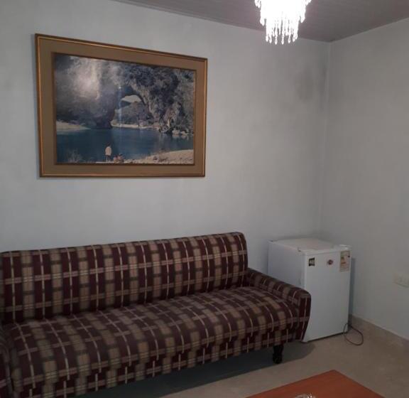 Superior-perhehuone, Tu Casa