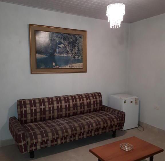 Superior-perhehuone, Tu Casa