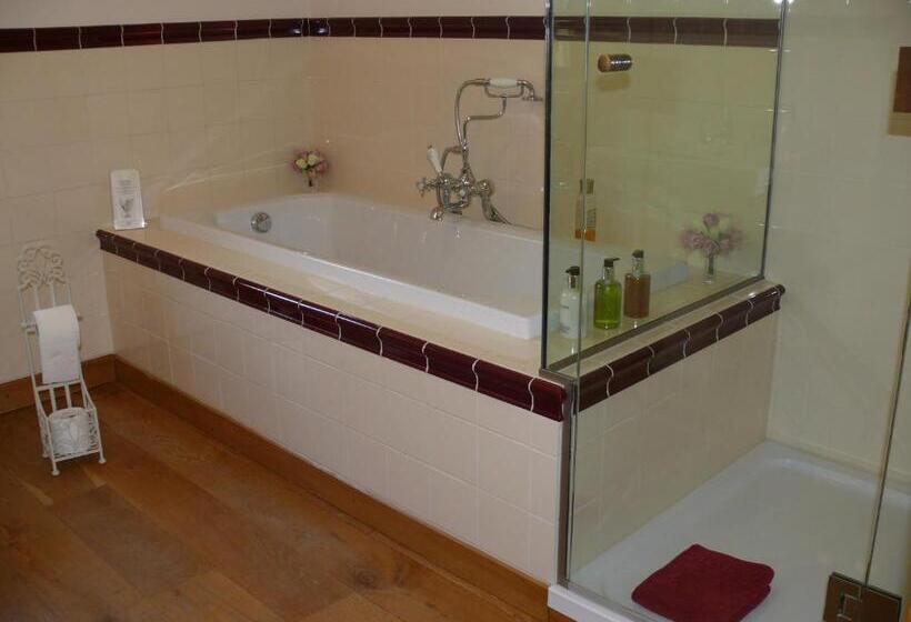 기본룸, The Larches Ledbury