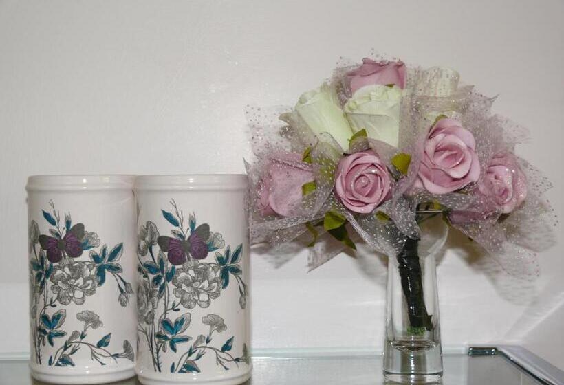 기본룸, The Larches Ledbury