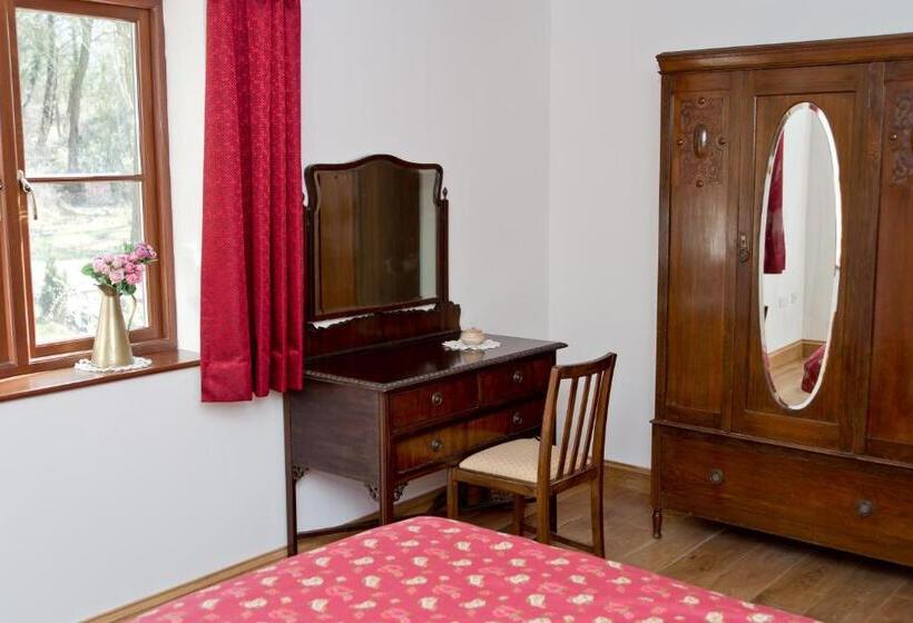 기본룸, The Larches Ledbury