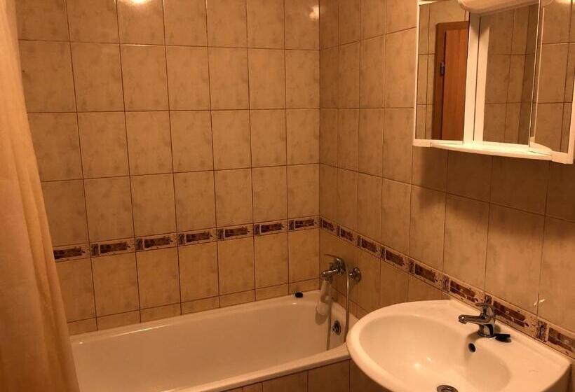 침실 2개 아파트, Apartments Stupava
