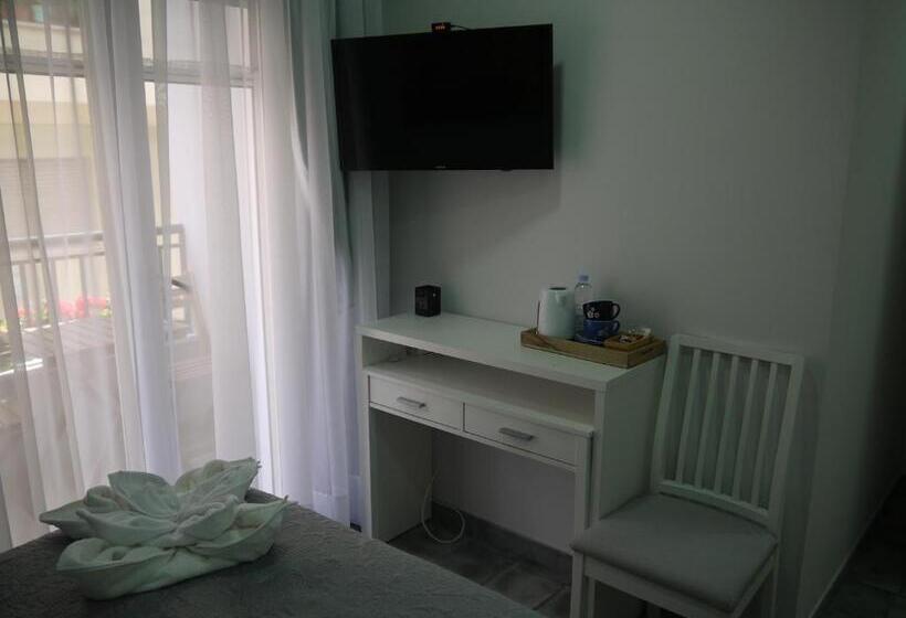 غرفة قياسية مزوَّدة بشُرفة, Maravillas Del Mundo