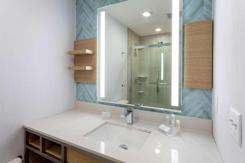 غرفة قياسية سرير كينج, Hilton Garden Inn St. Cloud