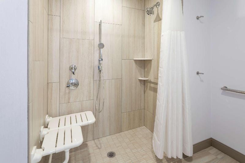 غرفة قياسية سرير كينج, Hilton Garden Inn St. Cloud