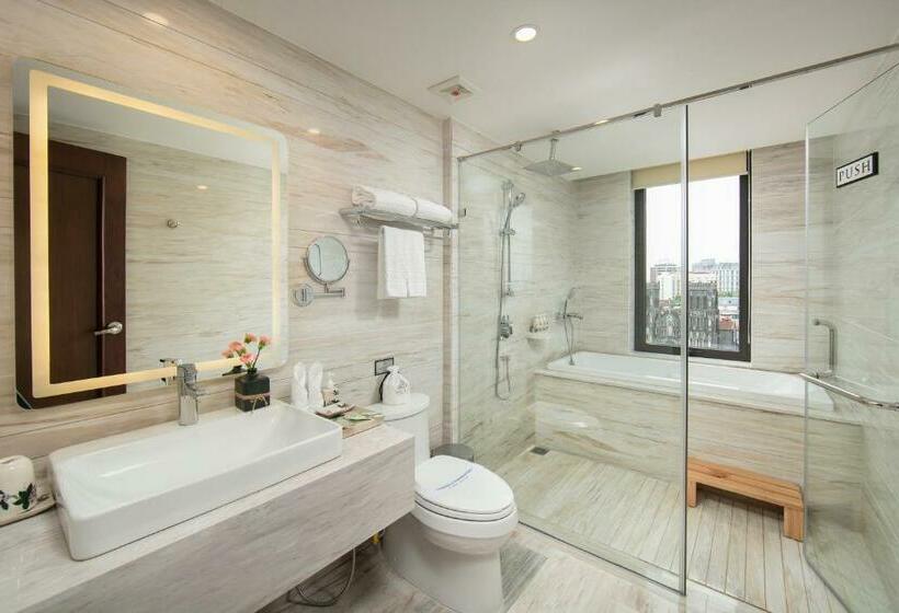 اتاق استاندارد با چشم‌انداز, The Oriental Jade