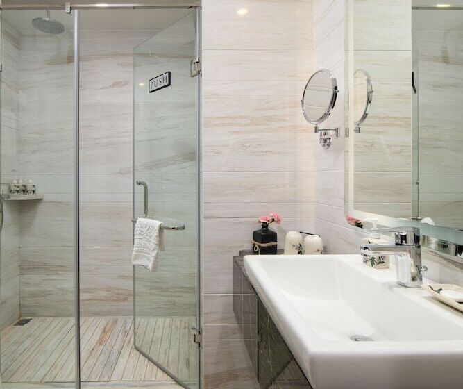 اتاق استاندارد, The Oriental Jade