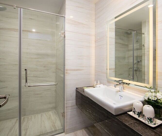 اتاق استاندارد با چشم‌انداز, The Oriental Jade