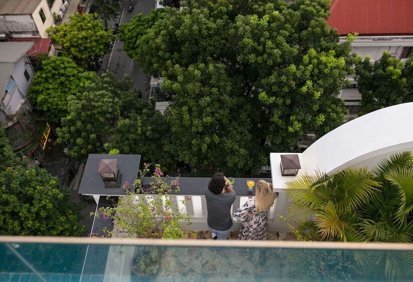 سوئیت پرزیدنت, The Oriental Jade