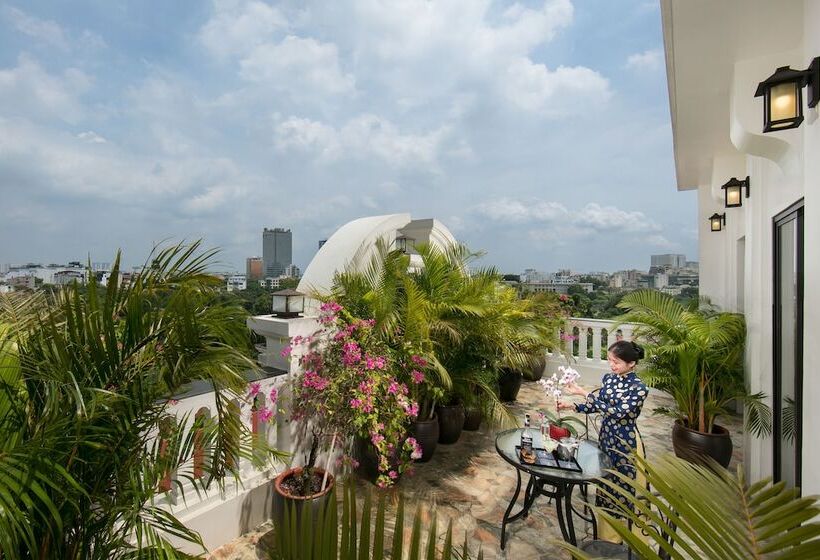 سوئیت پرزیدنت, The Oriental Jade