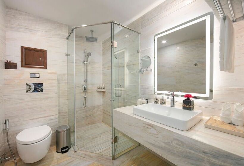 اتاق استاندارد, The Oriental Jade