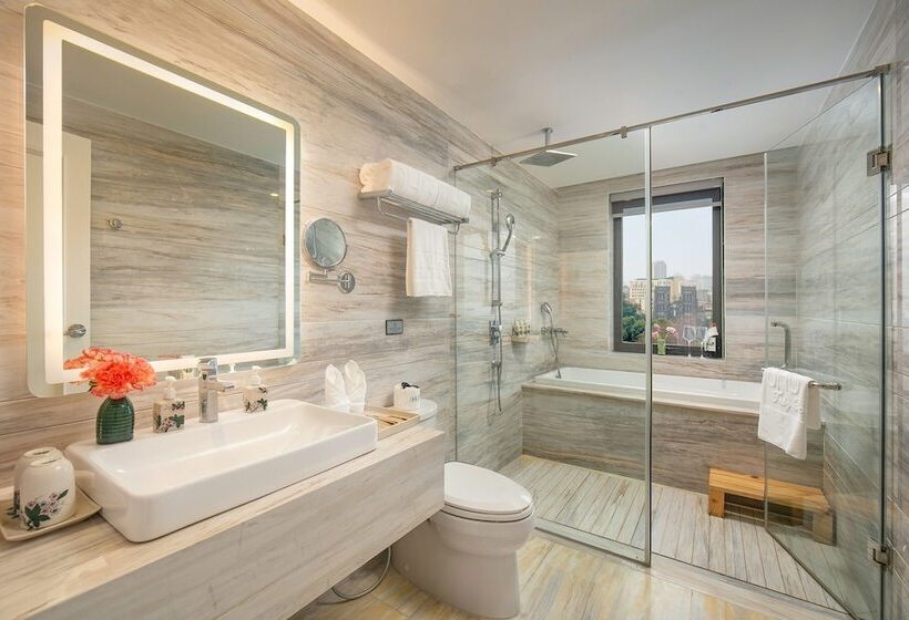 اتاق استاندارد با چشم‌انداز, The Oriental Jade