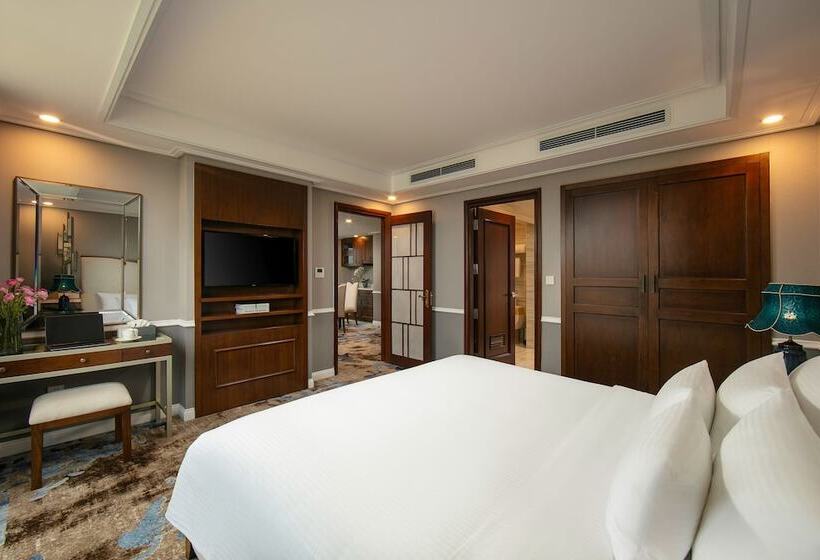 سوئیت پرزیدنت, The Oriental Jade