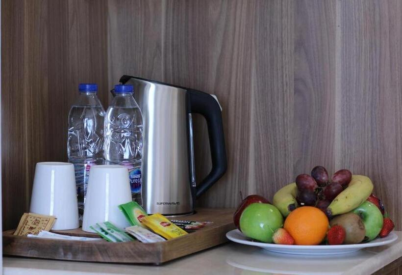3 Kişilik Temel Oda, Le Bosphorus Hotel   Waqf Safi