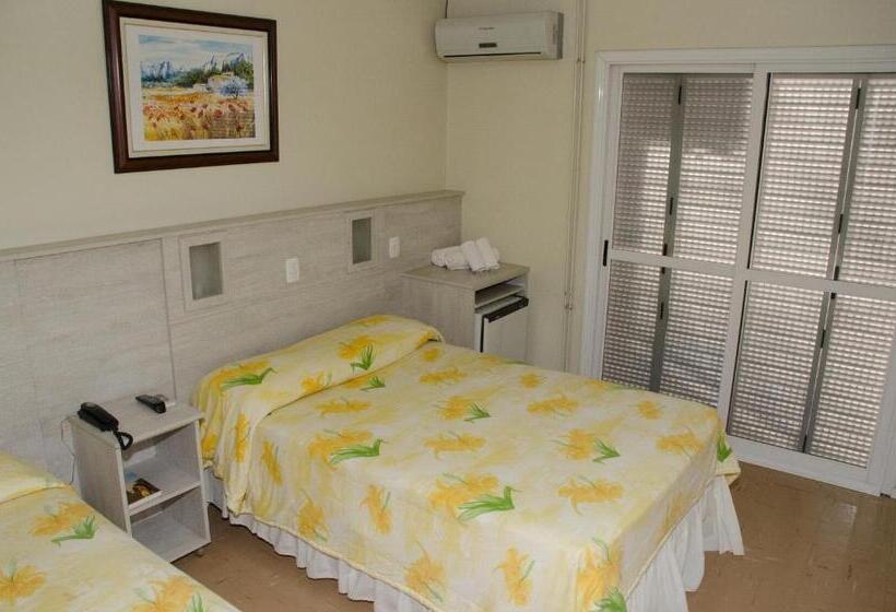 غرفة قياسية رباعية, Dona Adelia Hotel E Restaurante