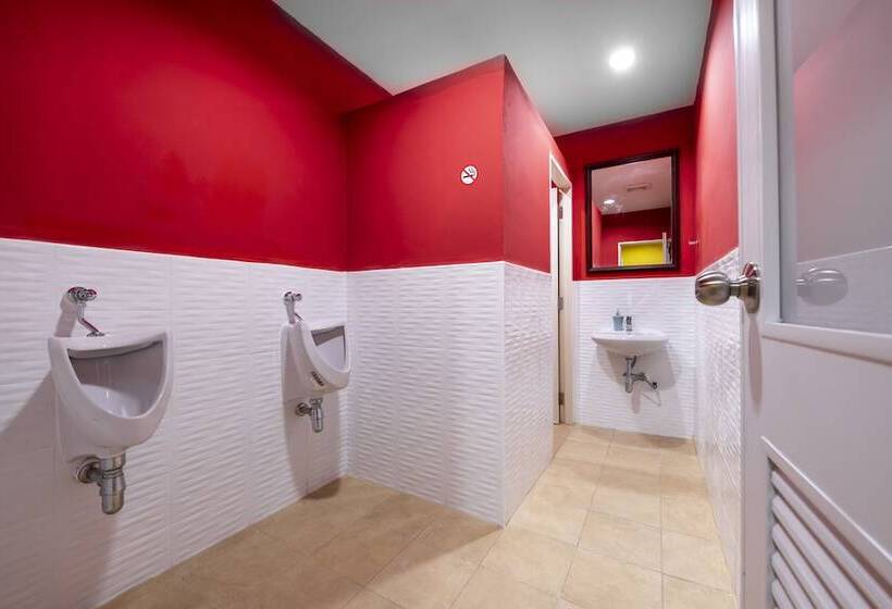 تختخواب در اتاق مشترک, Scala Hostel