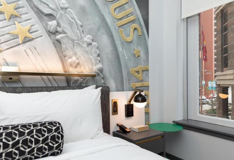חדר דחוקס עם מיטת קינג, Indigo   St. Louis   Downtown, An Ihg