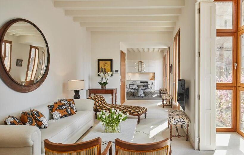 جناح غرفتين نوم, Vila Damunt