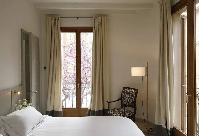 スイート, Vila Damunt