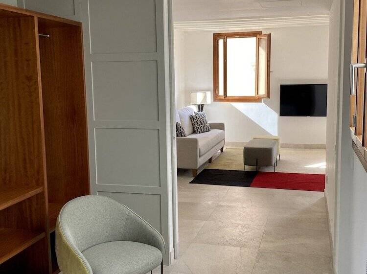 جناح, Vila Damunt