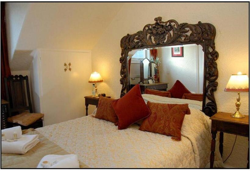 Номер Стандарт, Ye Olde Nags Head