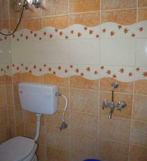 Deluxe Room, Hare Rama