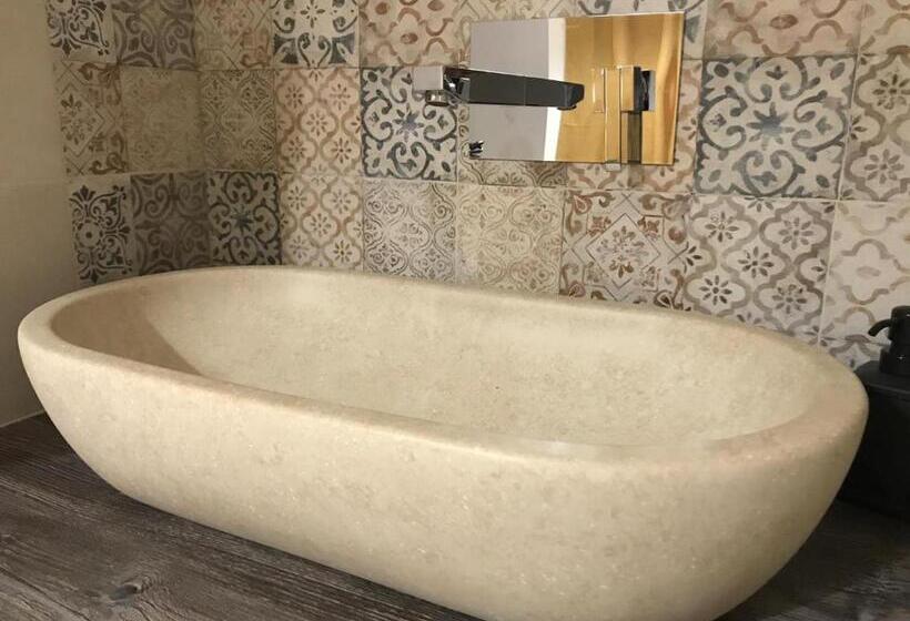 スタンダードルーム, Borgonove