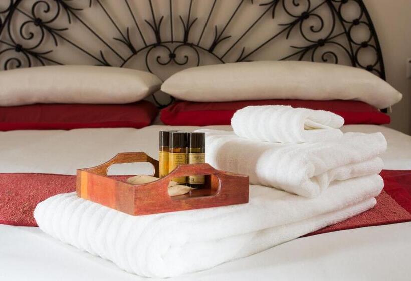 חדר משפחתי, Le Terrecotte