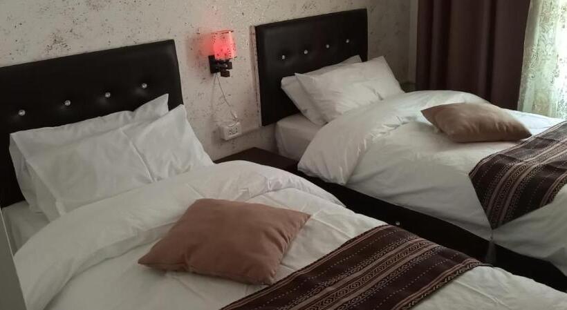 اتاق اکونومی, Al Midan