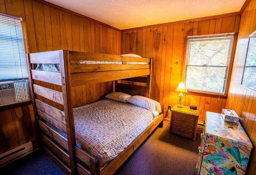 Апартаменты 2 Спальни, The Ocracoke Harbor Inn