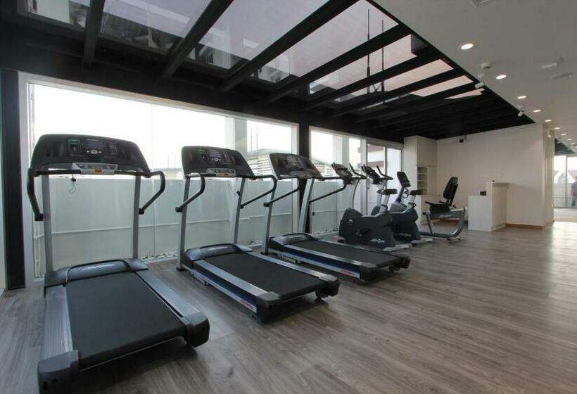 استودیوی استاندارد, 85 Soho Premium Residences
