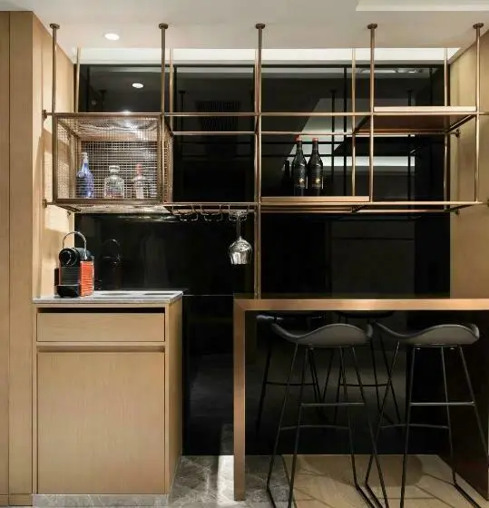デラックススイート, Haikou S Inn