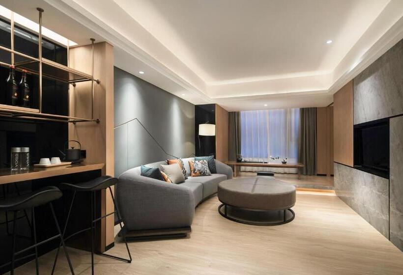 סוויטה דלוקס, Haikou S Inn