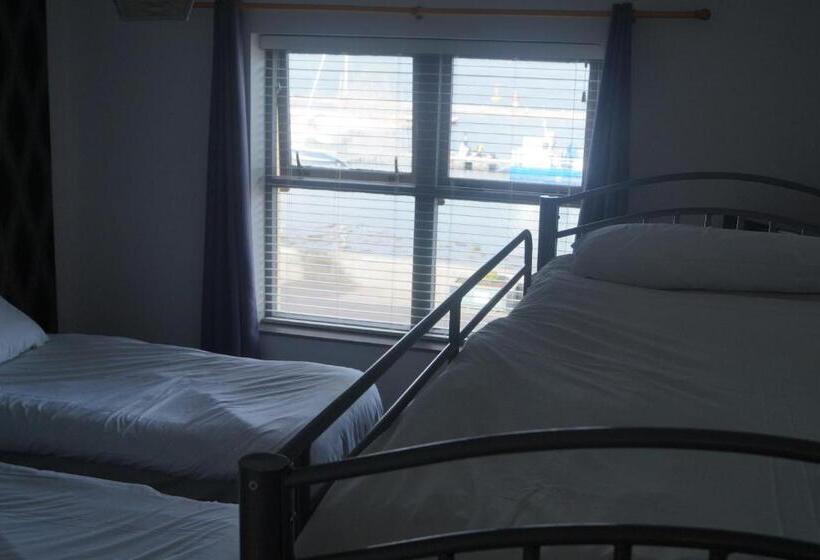 4인용 스탠다드 룸, The Narrows