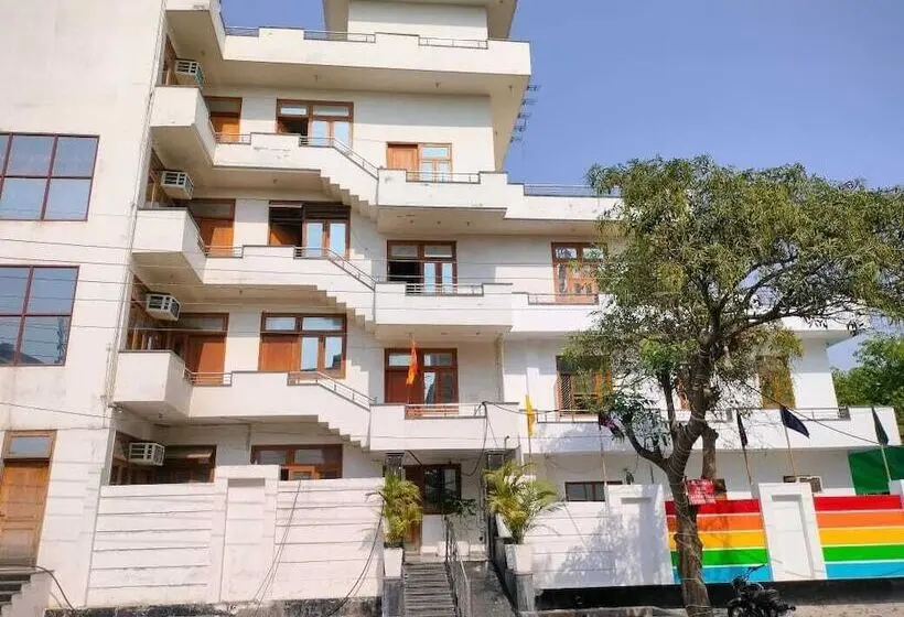 اتاق لوکس, Winsome Residency
