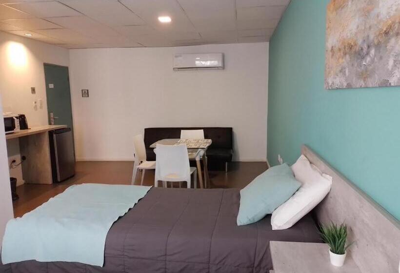 سوئیت با بالکن, Ph Suites