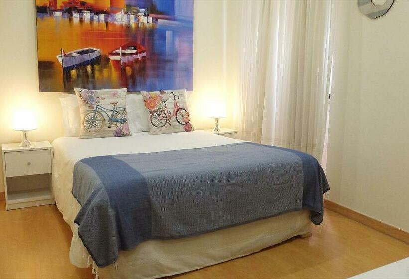 غرفة قياسية, Family House