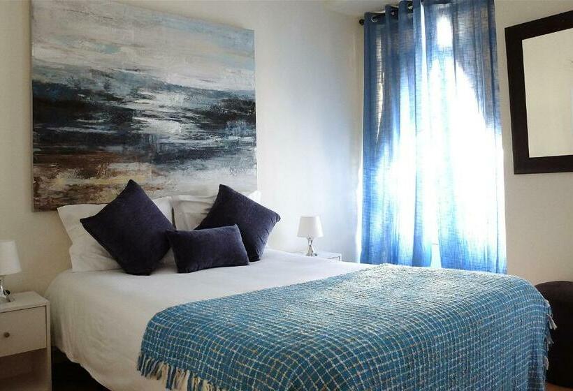 غرفة عائلية, Family House