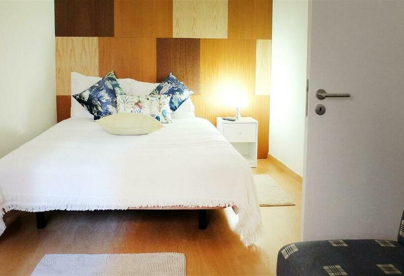 غرفة قياسية, Family House