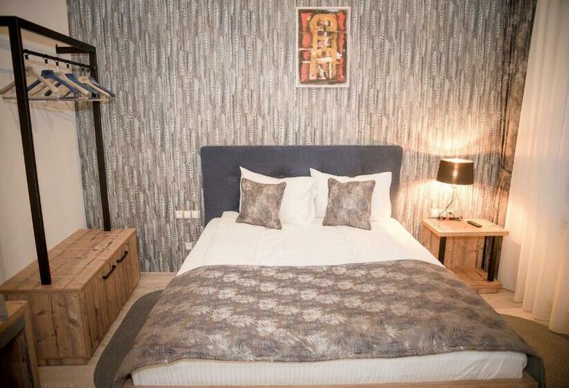 غرفة قياسية, Art