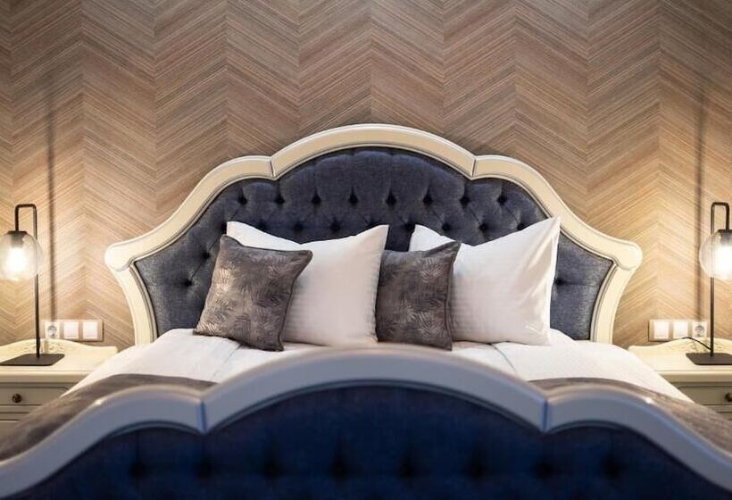 غرفة سوبيريور, Art