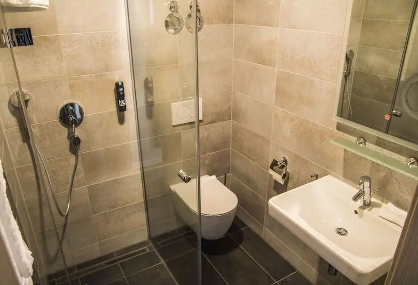اتاق استاندارد یک تخته با بالکن, Hayta Hotel Stuttgart Airport Messe