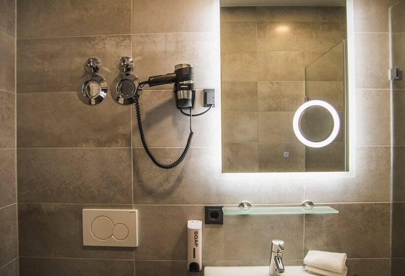 스탠다드 룸 더블 침대, Hayta Hotel Stuttgart Airport Messe